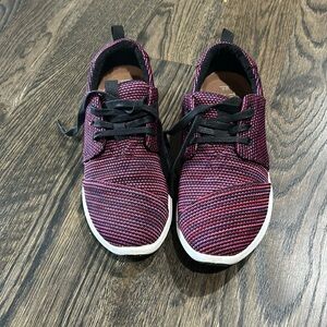 Tom’s shoes lace up brand new size 6 women’s